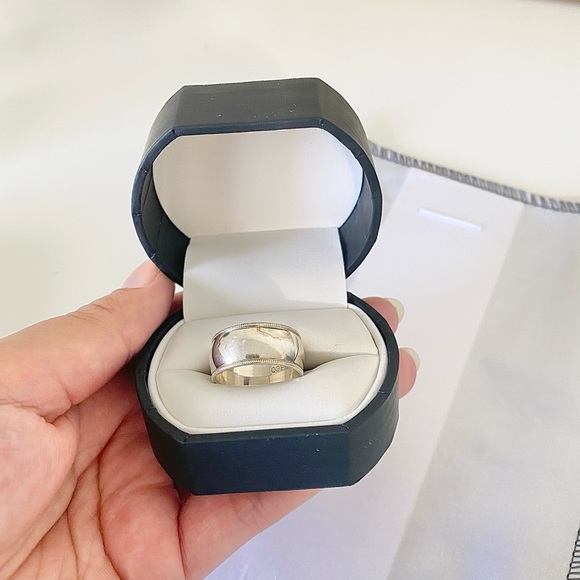 Sterling Silver 9mm Ring - Picture 5 of 8